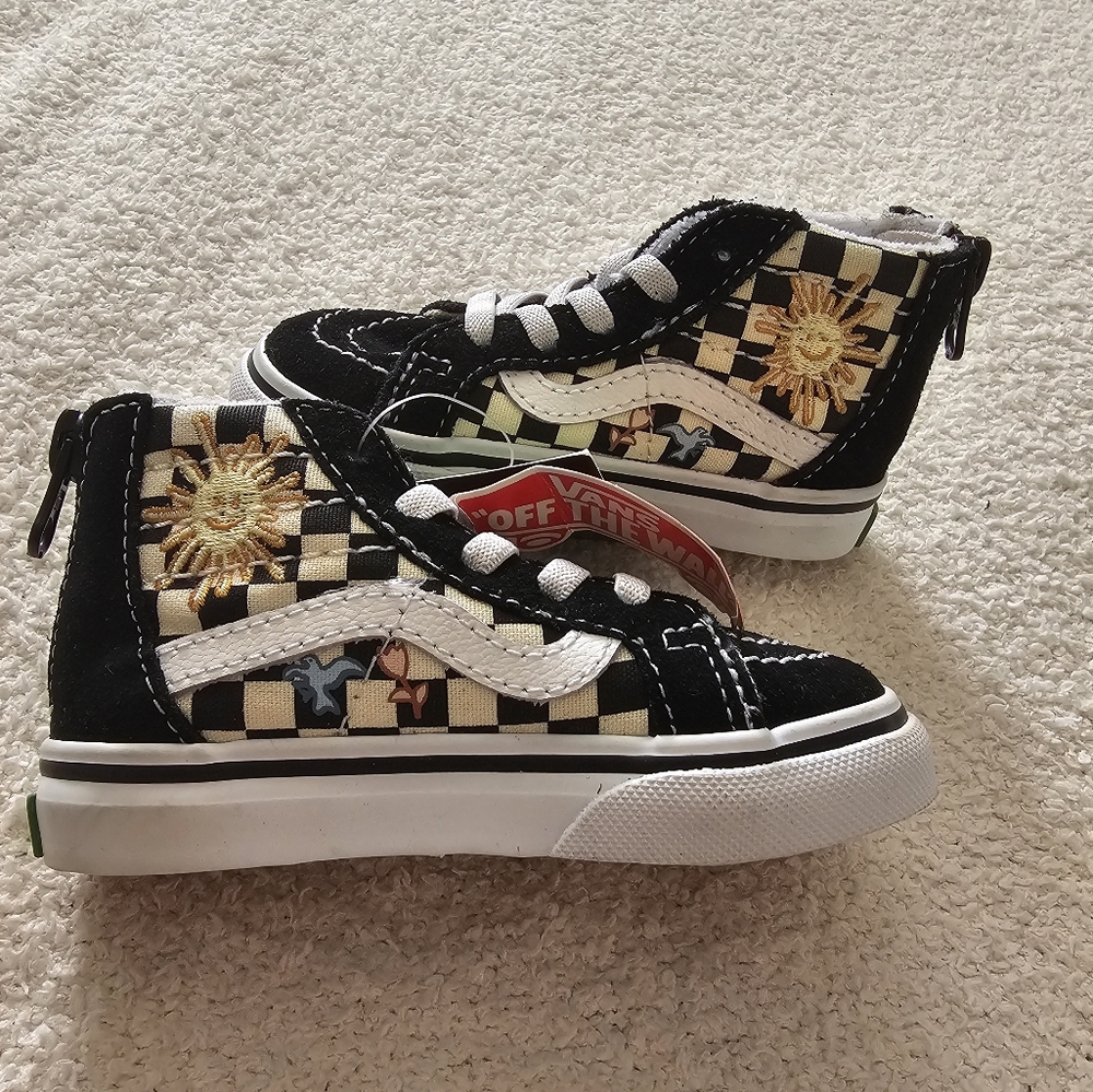 NWT Girls Size 6 Vans